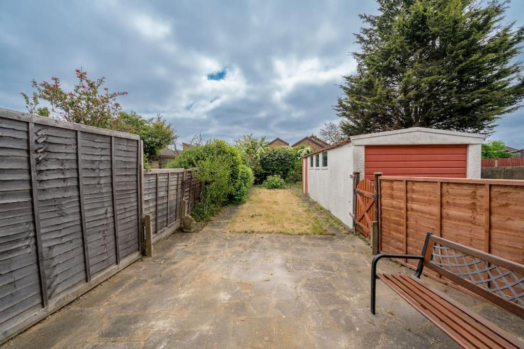 Ferienwohnung Lux 3Bed Near Wembley With Parking By Oceana Group - Sleeps 8 London Borough of London Borough of Harrow Exterior foto